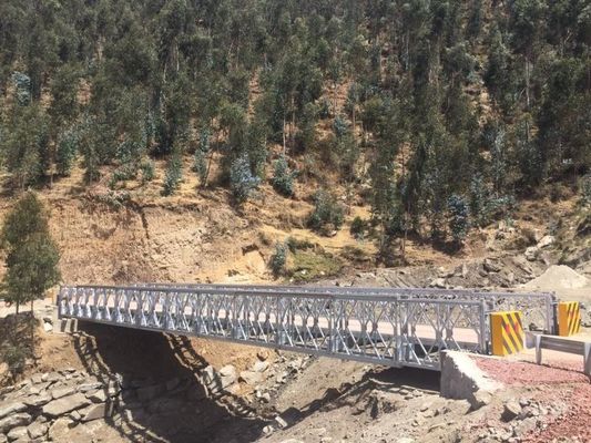 جسر فولاذي مسبوق مع حمولة مصممة HL93 لمدى امتداد 6 إلى 60 متر مع خيارات سطح فولاذي أو خشبي